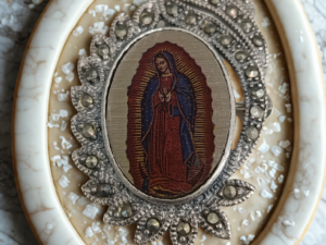 Colgante y Prendedor Virgen de Guadalupe