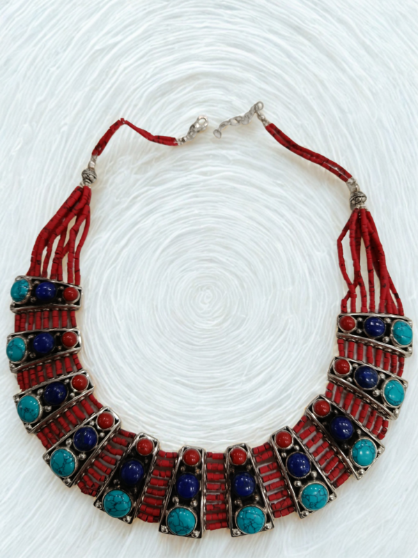 Collar Pakistani